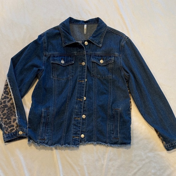 Now N Forever Women’s Leopard Print Denim Jacket S/M - Picture 3 of 7